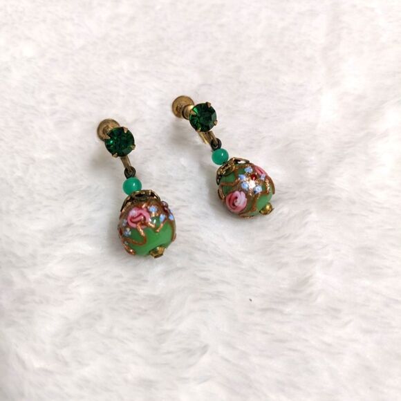 Vintage 1920's Hand Painted Green Glass Bead Screw Back Earrings - Picture 9 of 9